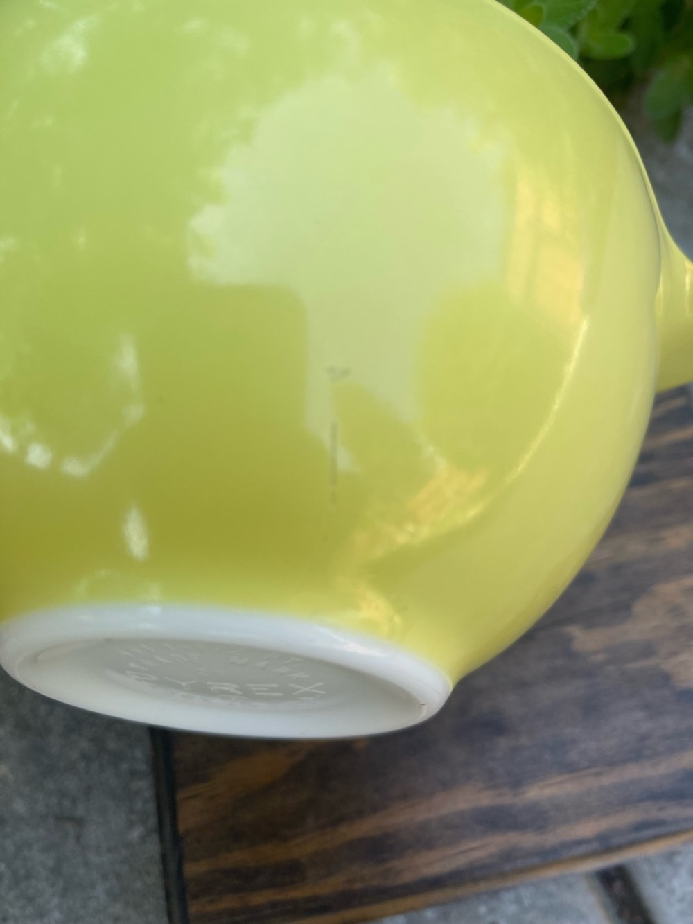 Vintage Yellow Pyrex Cinderella #441 Mixing Bowl 1.5 quart - Picture 4 of 4